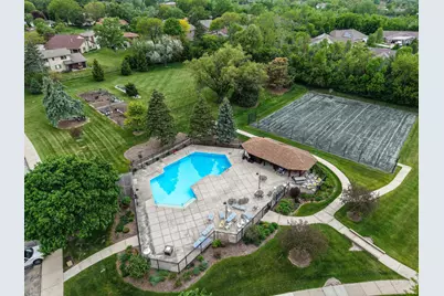 6100 W Stonehedge Dr #120, Greenfield, WI 53220 - Photo 2