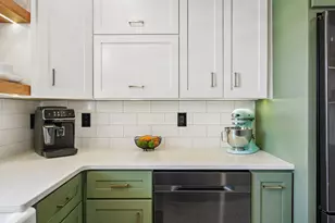 4049 S 58th St, Milwaukee, WI 53220 - Photo 6
