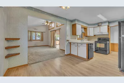 695  Bruce St, Fond du Lac, WI 54935 - Photo 6