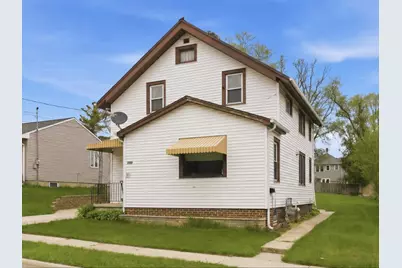 1012  Manila St, Manitowoc, WI 54220 - Photo 2