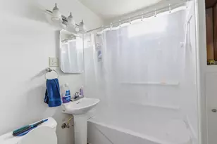 1012 Manila St, Manitowoc, WI 54220 - Photo 18