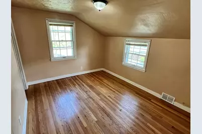 7232 W Fairmount Ave, Milwaukee, WI 53218 - Photo 8