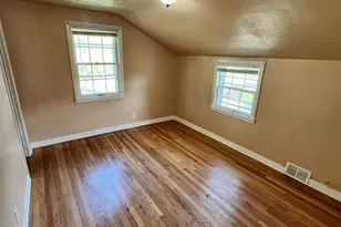 7232 W Fairmount Ave, Milwaukee, WI 53218 - Photo 8