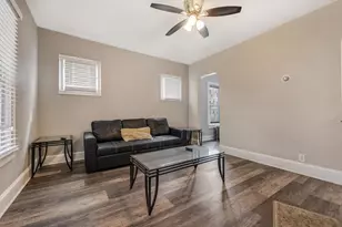 2867 N Fratney St, Milwaukee, WI 53212 - Photo 2