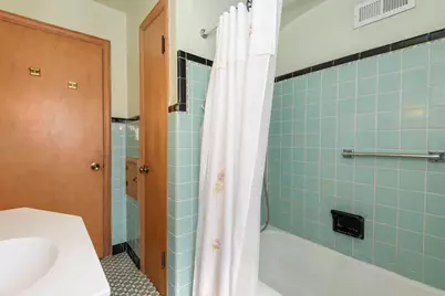 5212 S 20th St, Milwaukee, WI 53221 - Photo 16