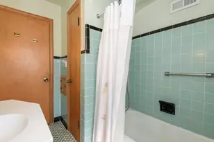 5212 S 20th St, Milwaukee, WI 53221 - Photo 16