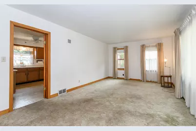 5212 S 20th St, Milwaukee, WI 53221 - Photo 8