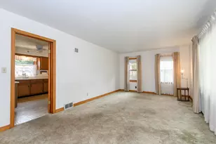 5212 S 20th St, Milwaukee, WI 53221 - Photo 8