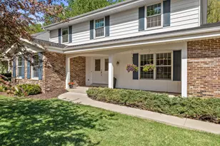10312 N Versailles Ct, Mequon, WI 53092 - Photo 4