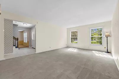 10312 N Versailles Ct, Mequon, WI 53092 - Photo 8