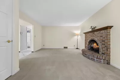 10312 N Versailles Ct, Mequon, WI 53092 - Photo 18