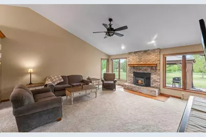 S93W34945  Jericho Dr, Eagle, WI 53119 - Photo 6