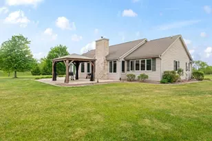 S93W34945 Jericho Dr, Eagle, WI 53119 - Photo 32