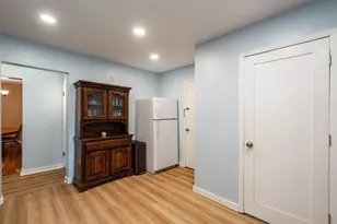 1666 N Humboldt Ave, Milwaukee, WI 53202 - Photo 18