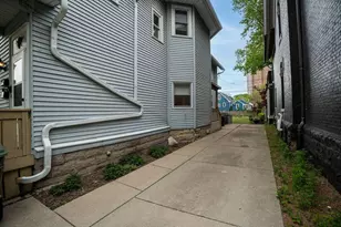 1666 N Humboldt Ave, Milwaukee, WI 53202 - Photo 34