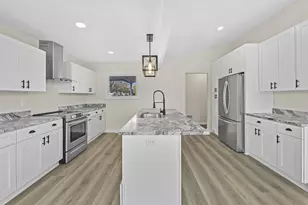 9131 N Pelham Pkwy, Bayside, WI 53217 - Photo 6