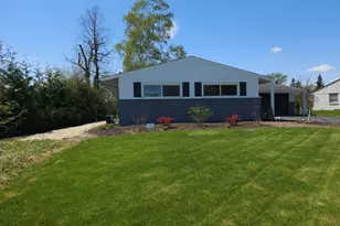 9131 N Pelham Pkwy, Bayside, WI 53217 - Photo 2