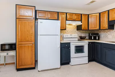 984  Spring Ct, Newburg, WI 53095 - Photo 4