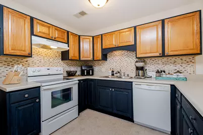984  Spring Ct, Newburg, WI 53095 - Photo 6