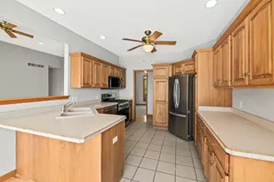 22939 W Overson Rd, Racine, WI 53182 - Photo 14