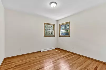 5700 S 41st St, Greenfield, WI 53221 - Photo 16