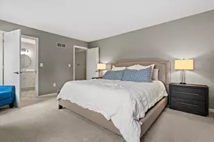 8905 W Meinecke Ave, Wauwatosa, WI 53226 - Photo 12