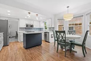 8905 W Meinecke Ave, Wauwatosa, WI 53226 - Photo 8
