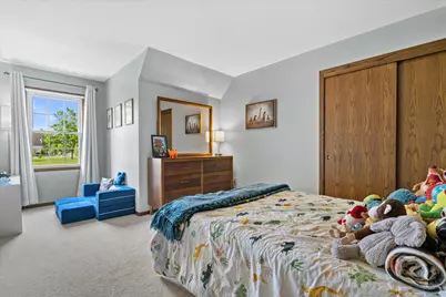 8905 W Meinecke Ave, Wauwatosa, WI 53226 - Photo 18