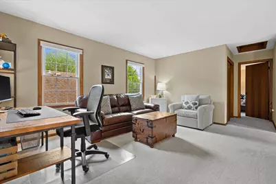 8905 W Meinecke Ave, Wauwatosa, WI 53226 - Photo 16