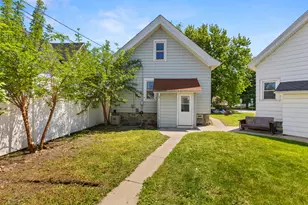 1931 S 59th St, West Allis, WI 53219 - Photo 4