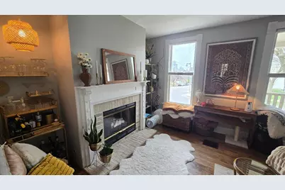 140 E Vine St #Lower, Milwaukee, WI 53212 - Photo 2
