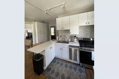 140 E Vine St #Lower, Milwaukee, WI 53212 - Photo 6