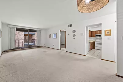 1906 E Shorewood Blvd #259, Shorewood, WI 53211 - Photo 6