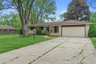 3210 S Ventura Dr, New Berlin, WI 53151 - Photo 30