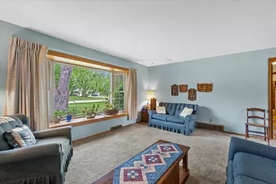 3210 S Ventura Dr, New Berlin, WI 53151 - Photo 4