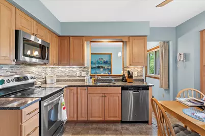 3210 S Ventura Dr, New Berlin, WI 53151 - Photo 8