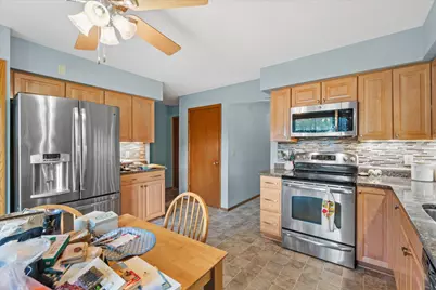 3210 S Ventura Dr, New Berlin, WI 53151 - Photo 10