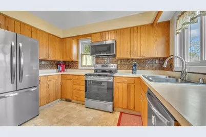 212  Fond Du Lac Ave, Sheboygan Falls, WI 53085 - Photo 4