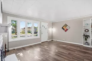 2721 S 50th St, Milwaukee, WI 53219 - Photo 4