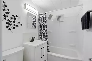 2721 S 50th St, Milwaukee, WI 53219 - Photo 20