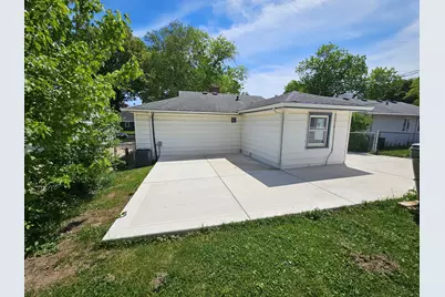 2721 S 50th St, Milwaukee, WI 53219 - Photo 14