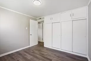 2721 S 50th St, Milwaukee, WI 53219 - Photo 18