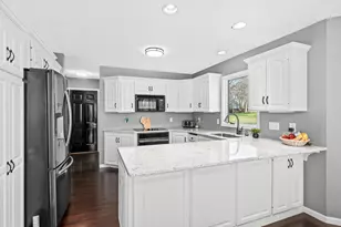 225 Ridge Line Rd, Racine, WI 53105 - Photo 10