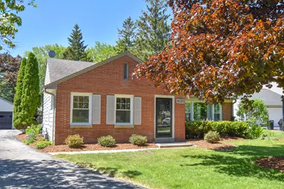 8125 N Santa Monica Blvd, Fox Point, WI 53217 - Photo 30