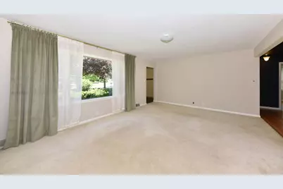 8125 N Santa Monica Blvd, Fox Point, WI 53217 - Photo 6