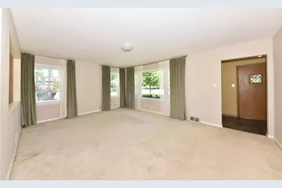 8125 N Santa Monica Blvd, Fox Point, WI 53217 - Photo 4