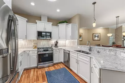 N73W13623  Claas Rd #R4, Menomonee Falls, WI 53051 - Photo 2