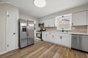 8111 W Lancaster Ave, Milwaukee, WI 53218 - Photo 6