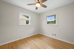 8111 W Lancaster Ave, Milwaukee, WI 53218 - Photo 28