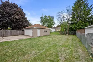 8111 W Lancaster Ave, Milwaukee, WI 53218 - Photo 20
